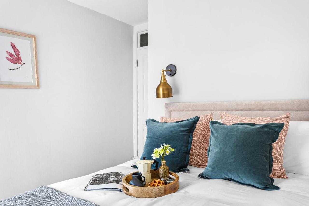 Harbourside 3 - Luxury Riverside Apartment Dartmouth