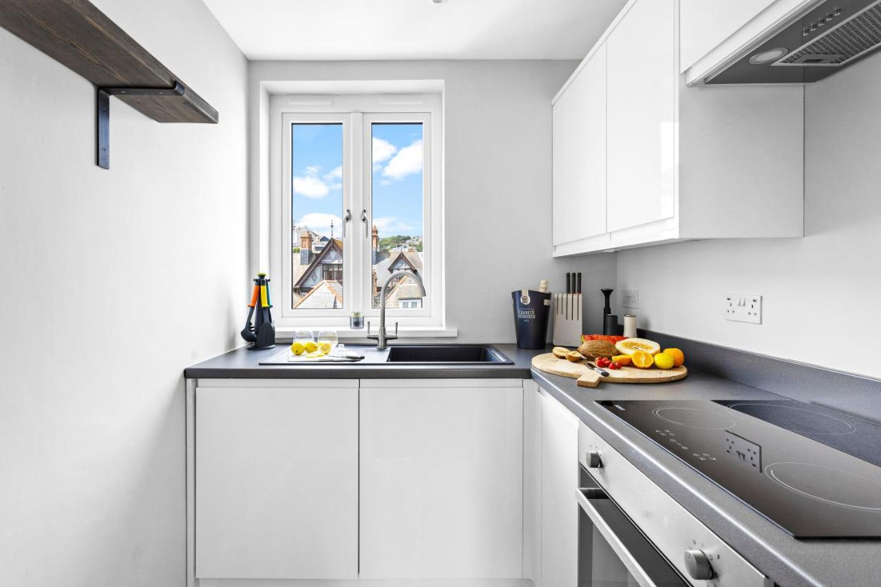 Harbourside 3 - Luxury Riverside Apartment